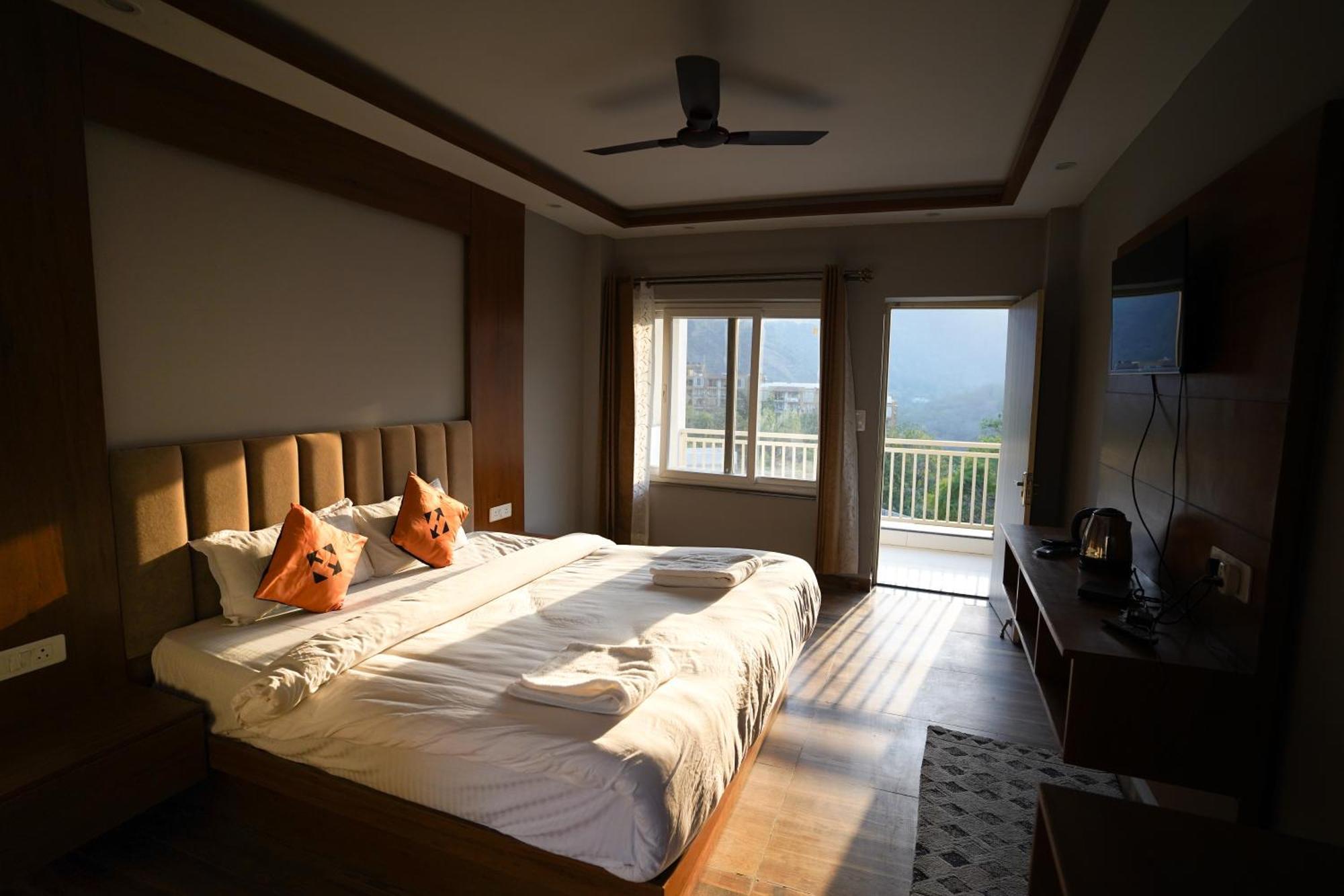 Hide-In Rishikesh, Laxman Jhula Vandrarhem Exteriör bild